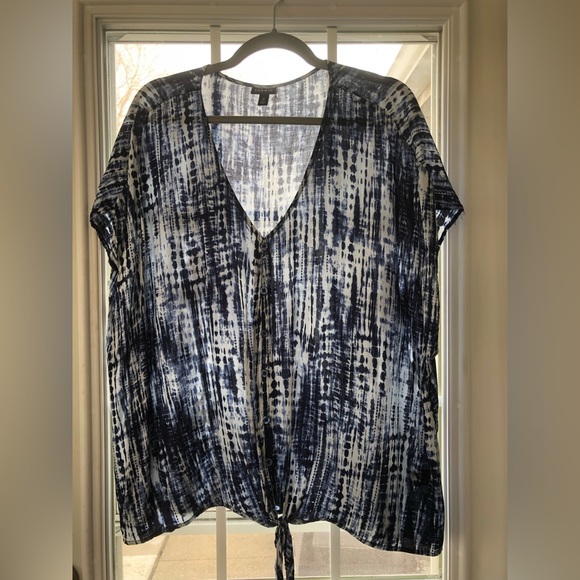 3X Torrid blue tie-dye challis dolman top - Picture 4 of 9